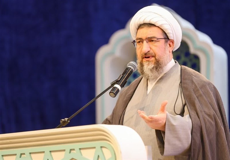 هشدار امام جمعه تبریز درباره دوقطبی‌سازی