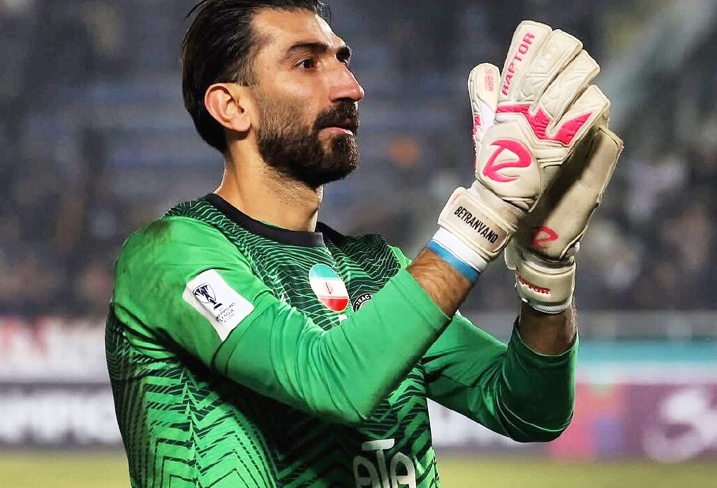 سنگربان تراکتور سلطان کلین‌شیت در آسیا