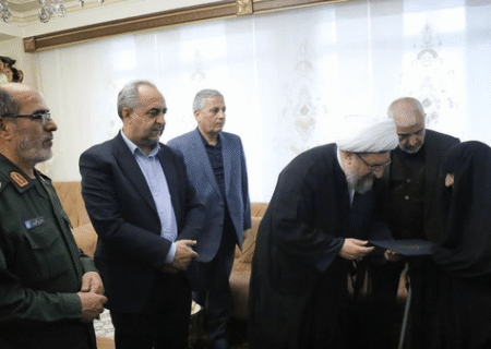 دیدار مسؤولان آذربایجان‌شرقی با خانواده شهدای بسیجی