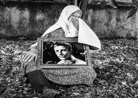 مادر؛ شانه‌ای که جهان بر استقامتش قد کشید