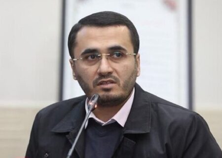 اهل کتاب و قلم جایگاهی والا در جامعه دارند