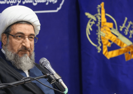 گفت‌وگو با دختران کم‌حجاب باید با زبان محبت گسترش یابد