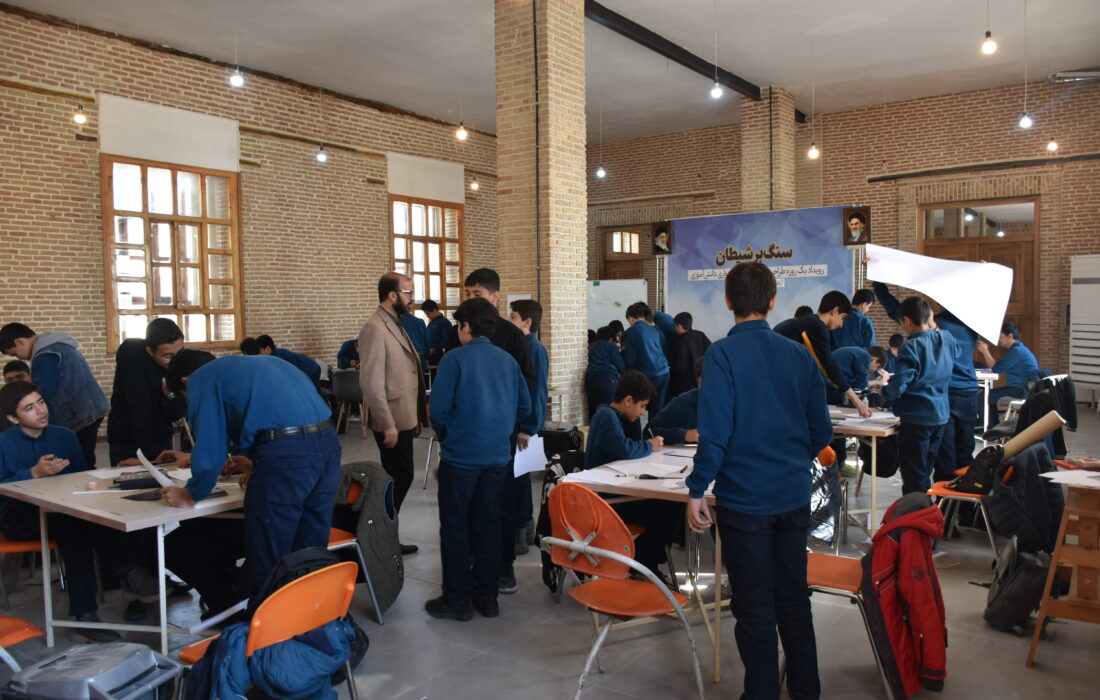 مشقِ ضدآمریکایی دانش‌آموزان تبریزی