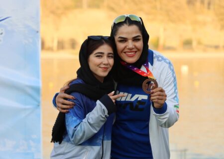 بانوی قایقران تبریزی بر سکوی سوم کشور ایستاد