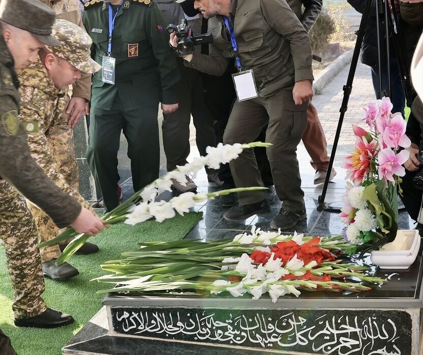 ادای احترام نمایندگان سازمان همکاری شانگهای به شهدای محور مقاومت