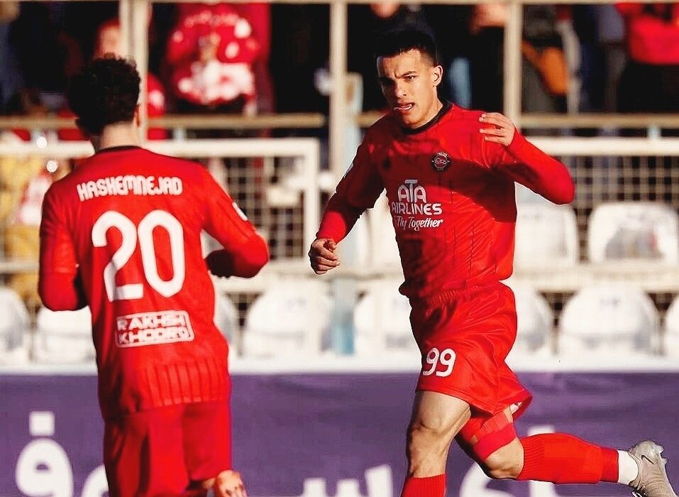 اسکوچیچ با این زوج خوشبخت است