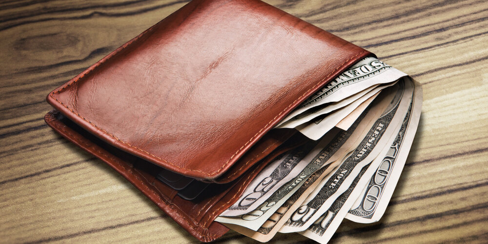 بازگرداندن کیف یک میلیارد تومانی گم شده در عجب شیر