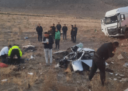 برخورد مرگبار تریلی با ۲ خودروی سواری در محور سرای–گمیچی