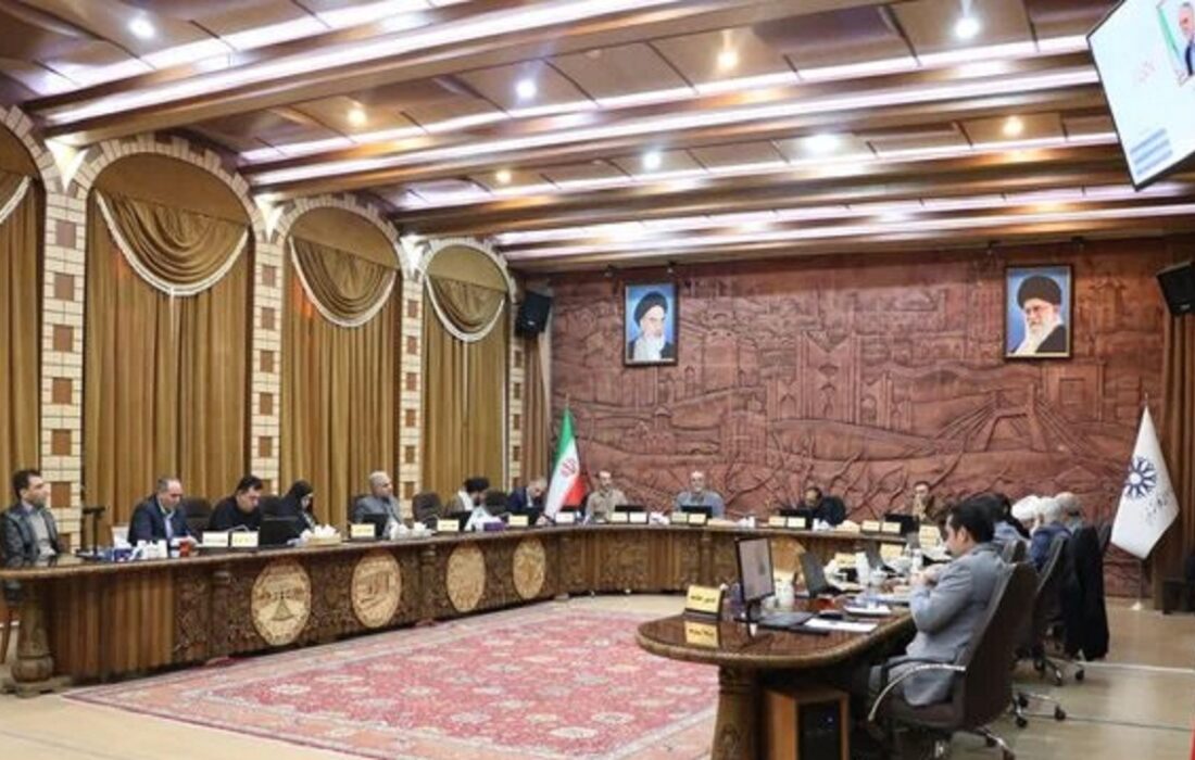 لزوم جمع‌آوری تابلو‌های بدون مجوز شهر تبریز