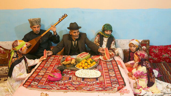 یلدا در آذربایجان؛ سفری به ریشهها در سایه کرسی و انار