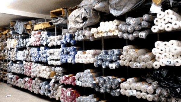 کشف انبار احتکار پارچه ۲۰۰ میلیاردی در بناب