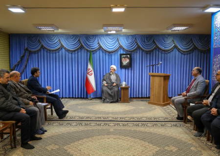 گرایش افراطی به اشتغال دولتی در جامعه وجود دارد