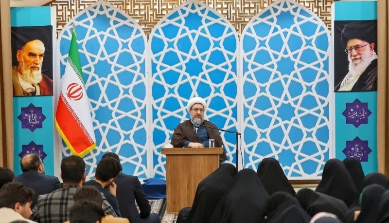 نقدها و پیشنهادهای دانشجویان را بهدقت دنبال خواهم کرد