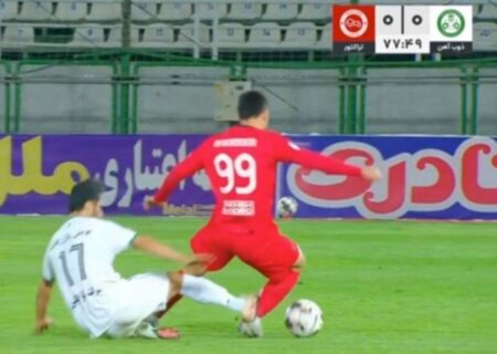 تکل از پشت داوران به تراکتور! + عکس