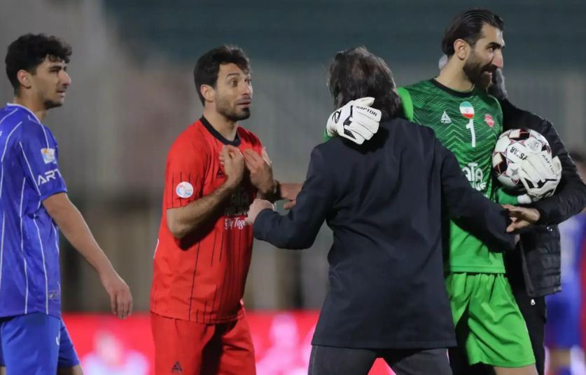 تراکتورِ قهرمان روی دنده تکرار؛ هیچ‌-هیچ و دیگر هیچ!