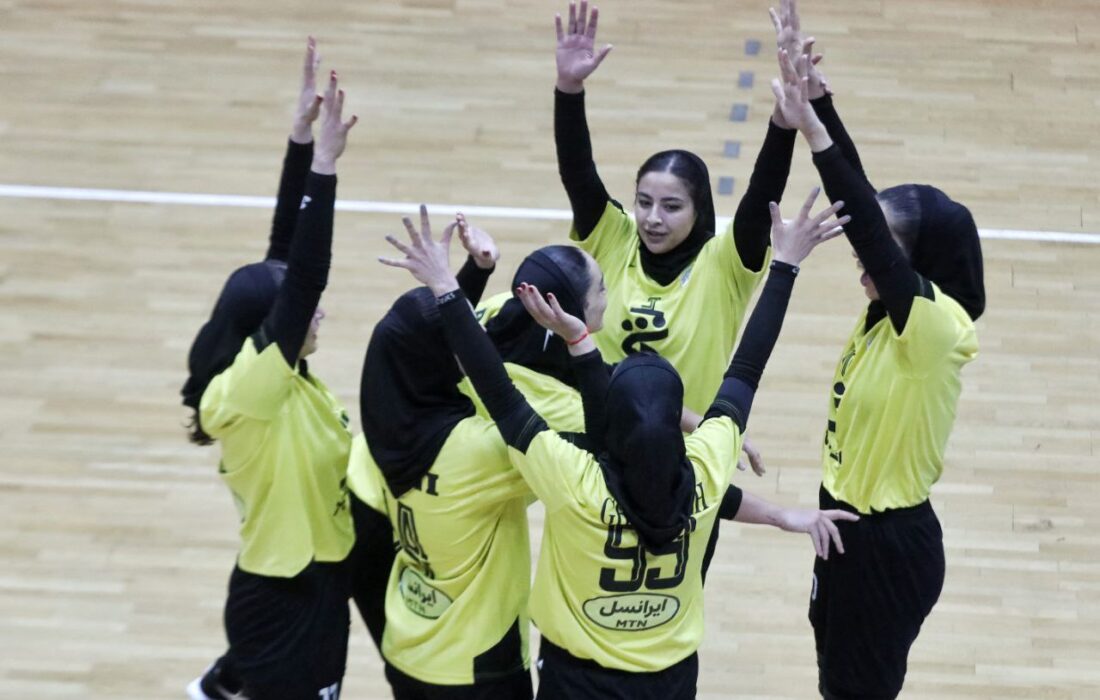 بانوان تبریزی‌، صدرنشین تهرانی را به زانو درآورند