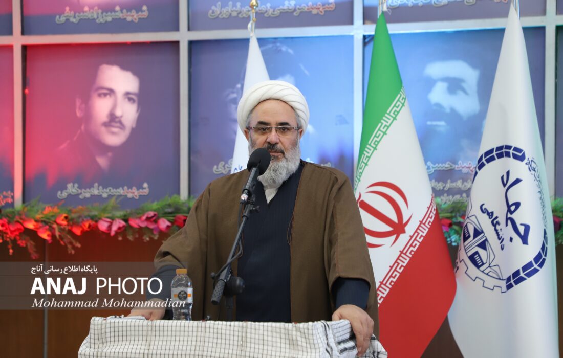 فتح‌الفتوح انقلاب تربیت انسان‌های بزرگ است