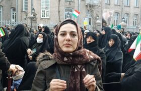 «ما ایرانی‌ها خون هم بدهیم به دشمن خاک نمی‌دهیم»