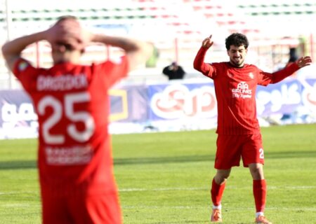 بازار یخ‌زده تراکتور در زمستان